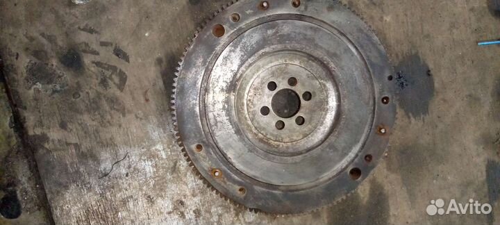 Коленвал и маховик Жигули нива. И т.д