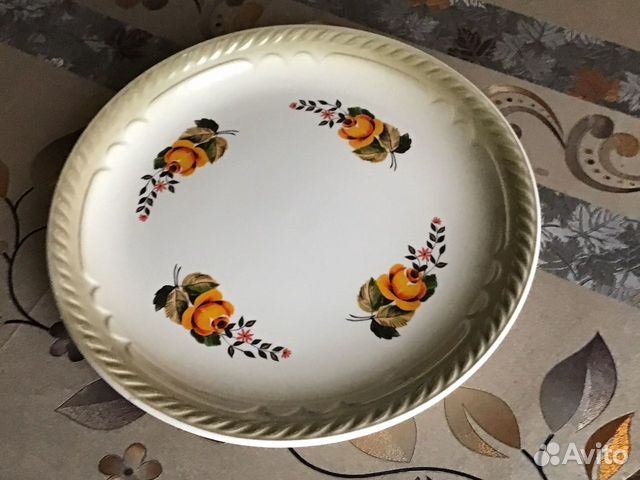 Фарфоровая посуда блюдо