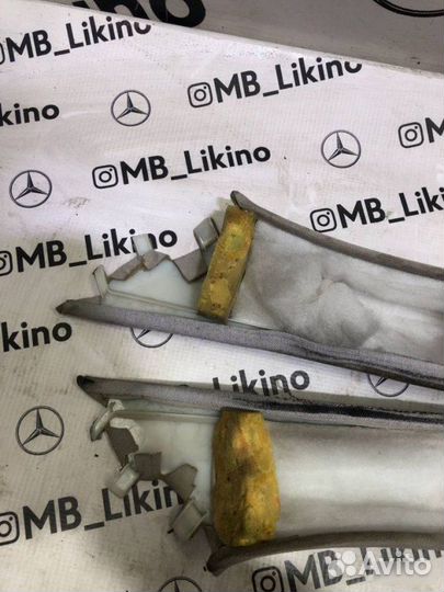 Обшивка стойки лобового стекла Mercedes-Benz