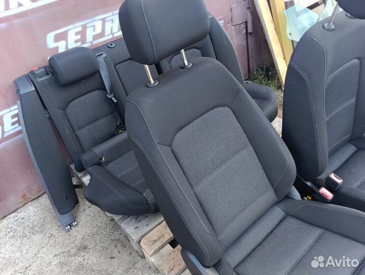 Сиденья комплект Volkswagen Passat B8 1.4 CZE 2015