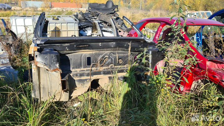 Задняя часть Renault Sandero Stepway 2011