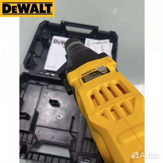 Перфоратор Dewalt DCH133