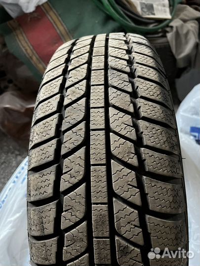 RoadX RX Frost WH01 185/65 R15 92T