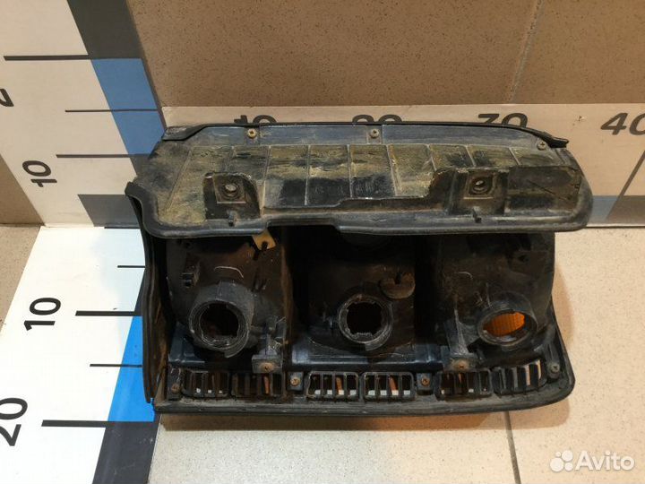 Фонарь задний левый Mitsubishi Montero 2 V6