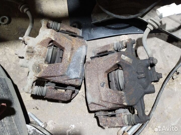 Суппорт тормозной передний л/п Chevrolet Cruze 1.6