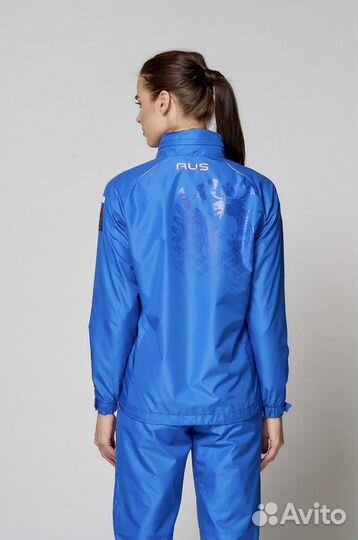 Костюм спортивный ветрозащитный женский