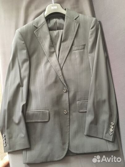 Продам костюм hugo boss