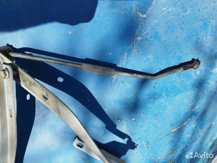 Петля капота Ниссан ноут е11