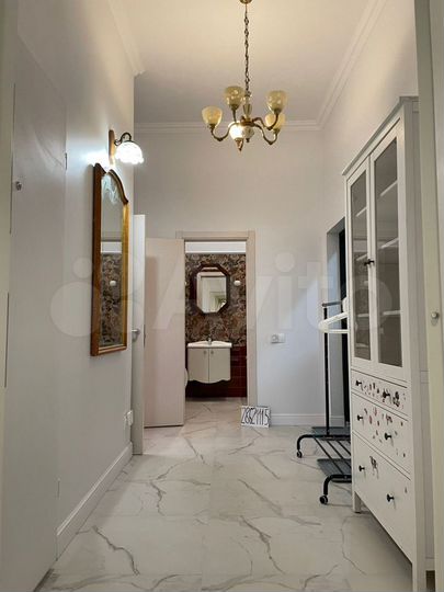 2-к. квартира, 78 м², 1/9 эт.