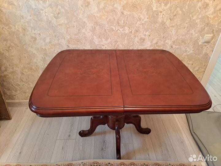 Кухонный стол