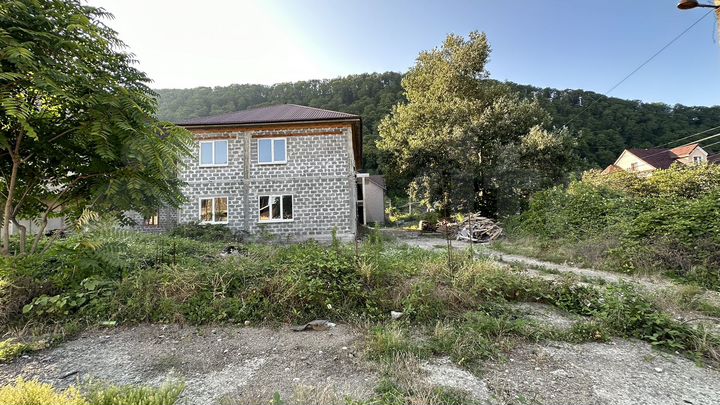 Дом 300 м² на участке 6 сот.