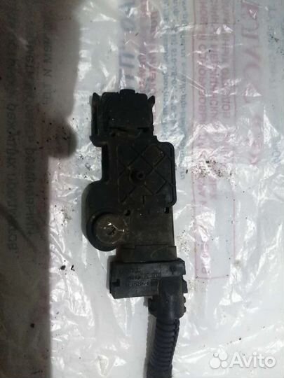 Датчик удара передний Opel Astra H