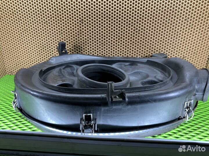 Корпус воздушного фильтра Mercedes-Benz w124