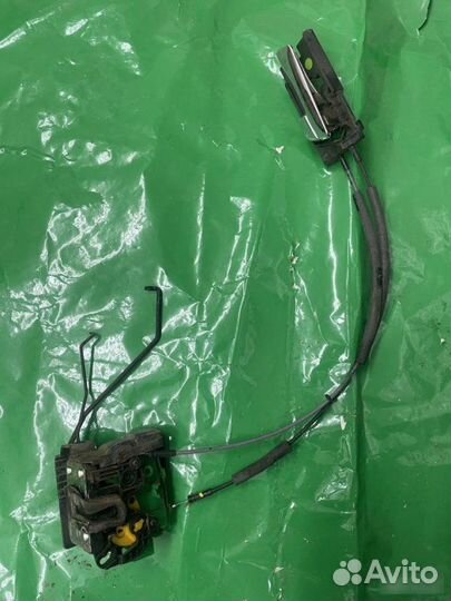 Замок двери передний левый Hyundai Solaris