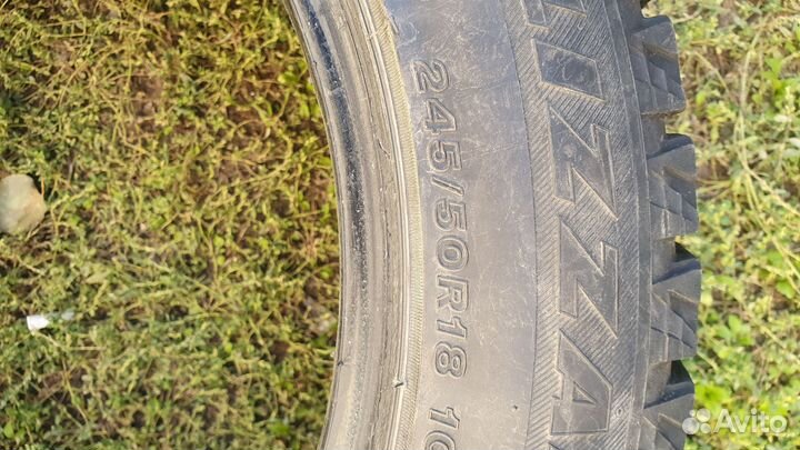Bridgestone Blizzak RFT 245/50 R18