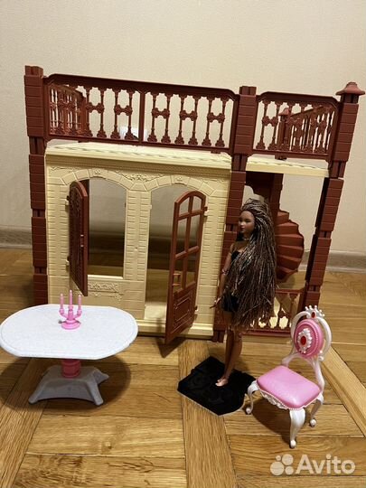 Домик с мебелью доя кукол