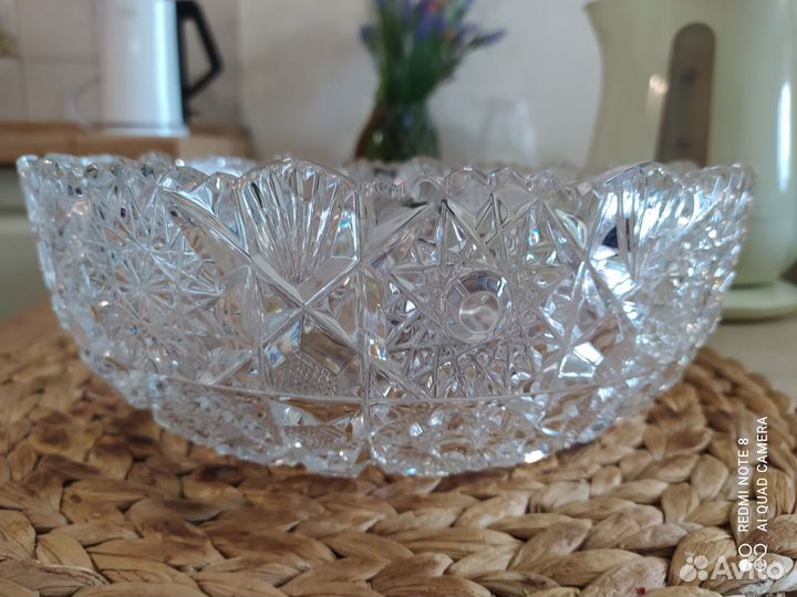 Большая хрустальная ваза и ваза для фруктов