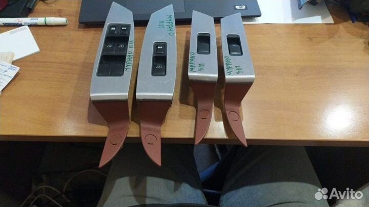 Кнопки стеклоподъемника задние Nissan Murano Z50