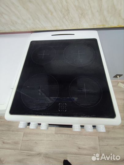 Продаëтся электрическая плита Hansa fccws580977