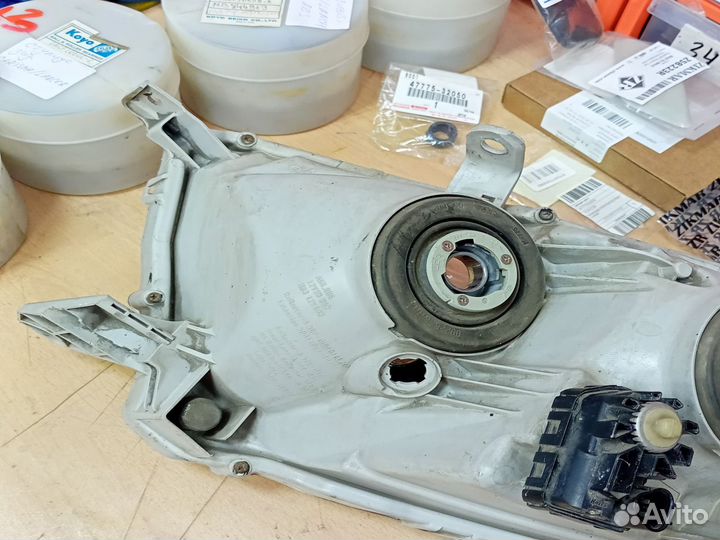 Фара правая toyota highlander галоген