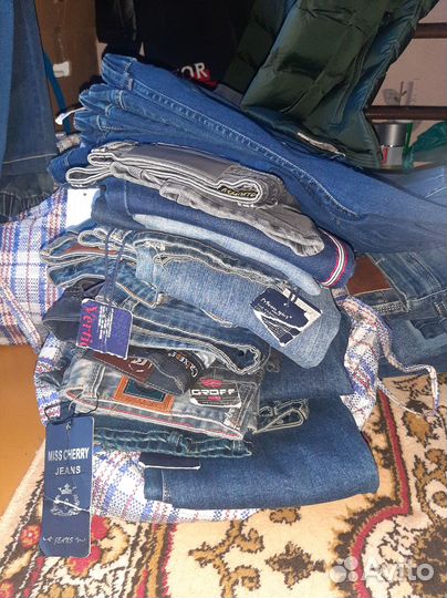 Джинсы новые