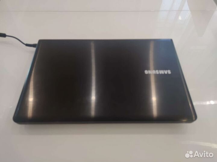 Ноутбук Samsung на Core i5