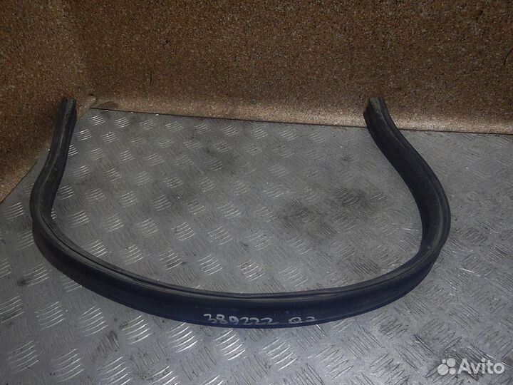 Уплотнитель капота, Audi -Q7 (4L) (05-15)