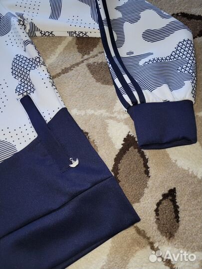 Спортивный костюм женский р. 44 новый