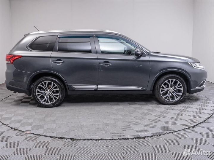 Mitsubishi Outlander 2.4 CVT, 2016, 126 300 км