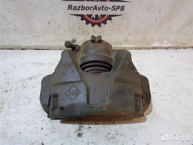 Суппорт передний правый Renault Fluence 2010