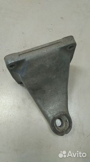 Кронштейн двигателя правый SsangYong Kyron