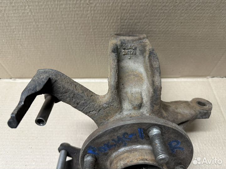 Поворотный кулак передний левый Ford Focus 1