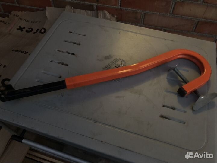 Крепление датчика эхолота