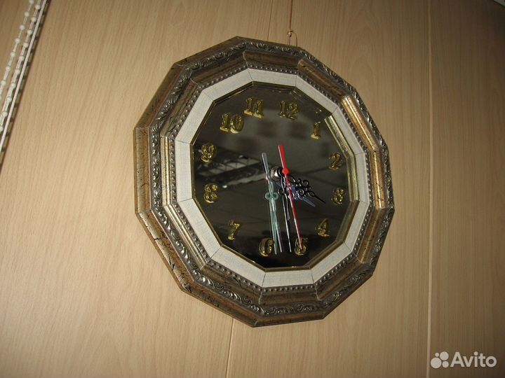 Часы с зеркальным циферблатом настенные