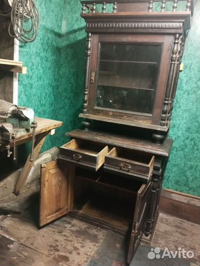 Старинный буфет