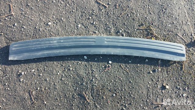 Land Rover Freelander 2 накладка бампера lr005751