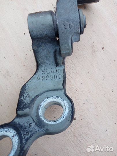 Петля двери передняя правая Ford Focus 1 2001