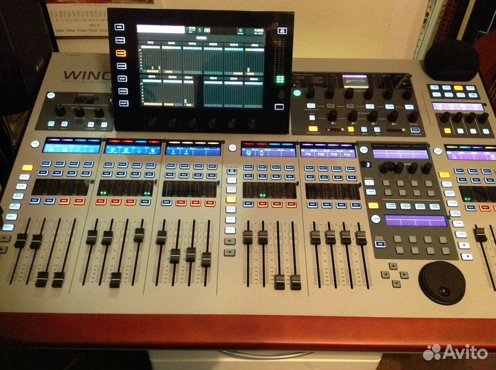 Студия звукозаписи с режиссёром