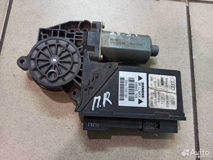 Моторчик стеклоподьемника передний правый Audi а4