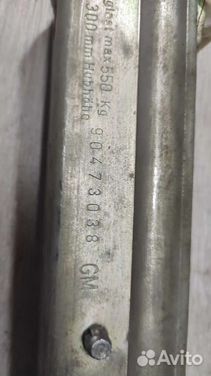 Домкрат штатный 90473038 на Opel Astra