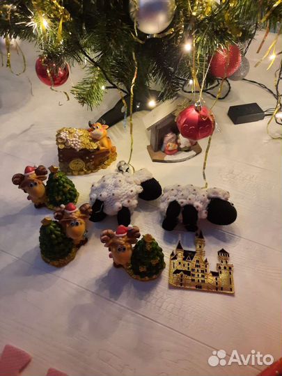 Елка искусственная, гирлянды, игрушки, дед мороз