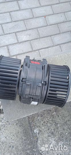 Мотор вентилятора отопителя Сценик3