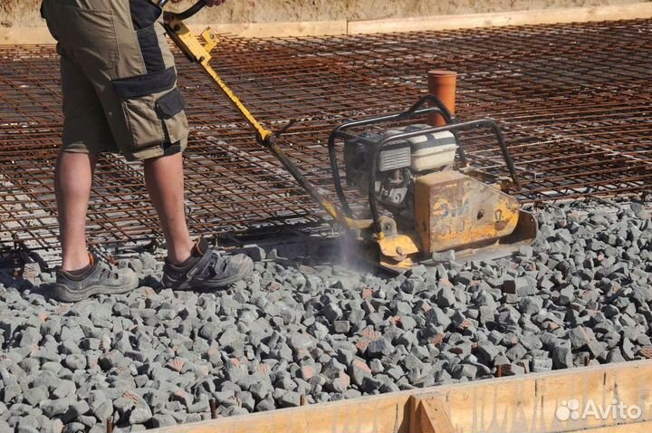 Расклинцовка щебеночного основания. Укладка щебня. Пеностекло засыпка. Укладка щебня. Укладка щебня.