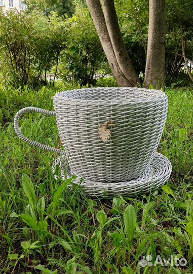 Кашпо из искусственного ротанга