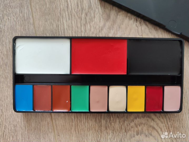 Грим профессиональный