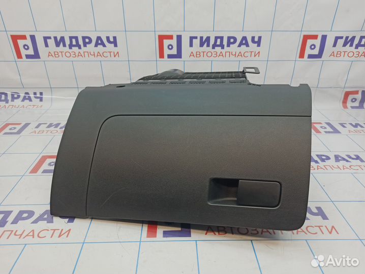 Бардачок Skoda Rapid (NH3) 6OU857264. Царапины