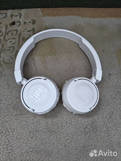 Беспроводные наушники jbl