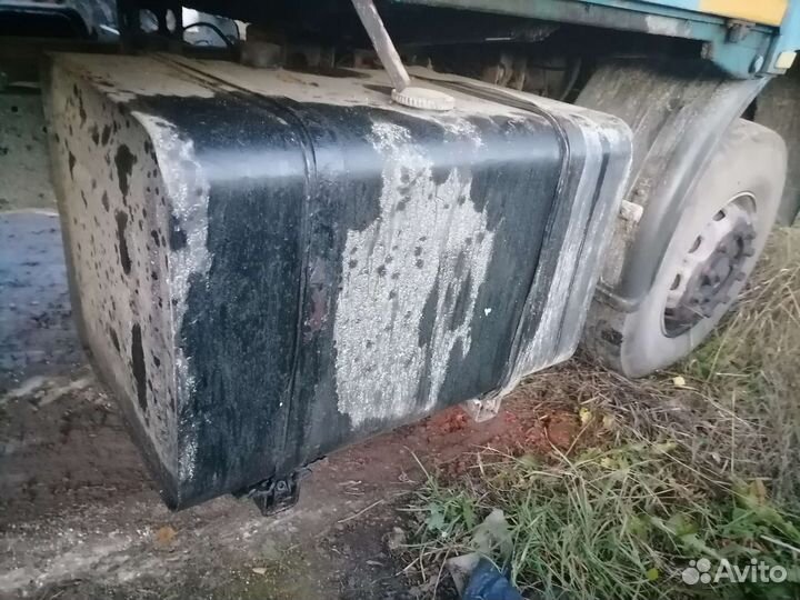 Топлевные баки на грузовик
