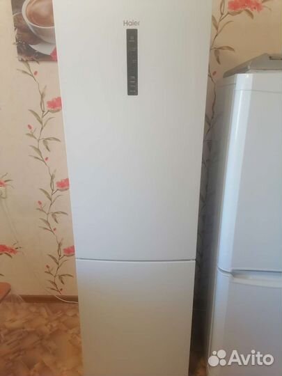 Холодильник Haier CEF537AWG