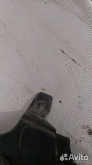 Основание решетки радиатора Renault Megane 3